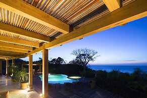 Papagayo Luxury