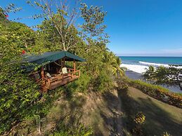 La Leona Eco Lodge