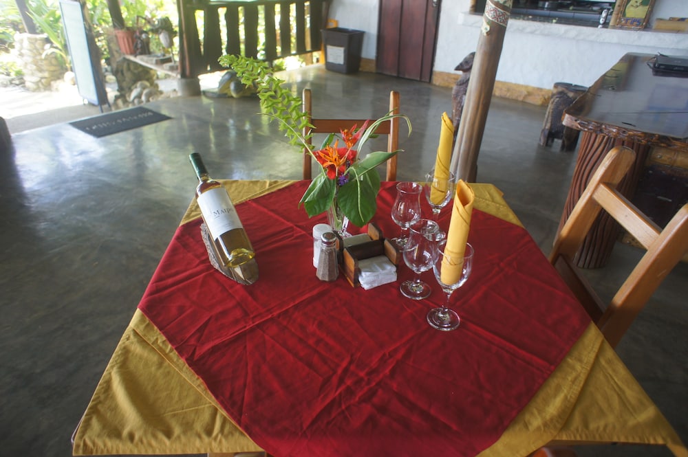 La Leona Eco Lodge