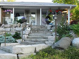 A Garden Stroll B&B