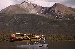 Inconnu Lodge