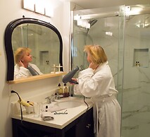 Farmhouse Inn B&B