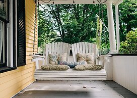 Farmhouse Inn B&B