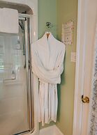 Farmhouse Inn B&B