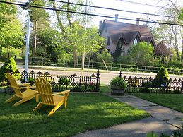 Farmhouse Inn B&B