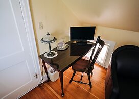 Farmhouse Inn B&B