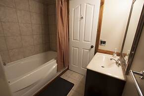 Cobblestone Manor B&B