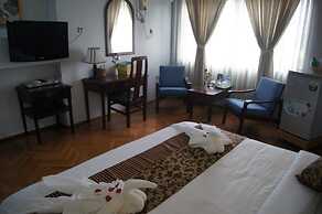 Summer Palace Hotel
