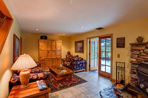 Moss Mountain Inn