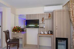 Raimond Hotel