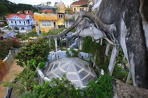 Crazy House