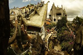 Crazy House