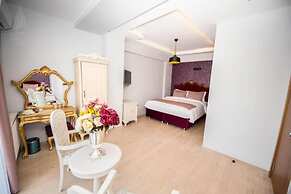 Pera Life Hotel
