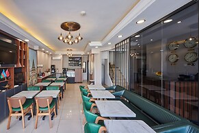 Pera Life Hotel