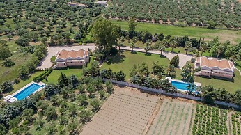 Leone Luxury Villas