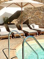 Niriedes Hotel