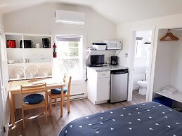 Atlantic View Motel and Cottages