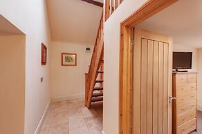 HILLS FARM STAYS