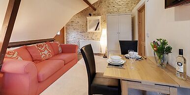 HILLS FARM STAYS