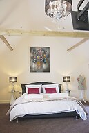 HILLS FARM STAYS
