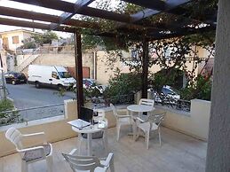 Alexandra Hotel