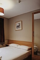 Lancaster Hotel