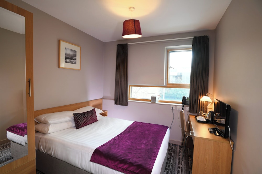 Lancaster Hotel