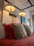 Sutton Place Hotel