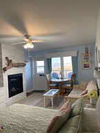 Moonlight Beach Suites