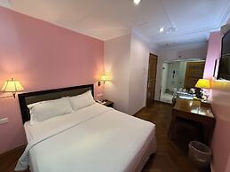 Grand Laurel Hotel