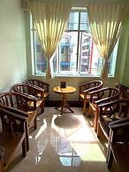 Grand Laurel Hotel