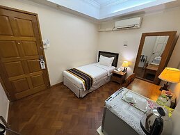 Grand Laurel Hotel