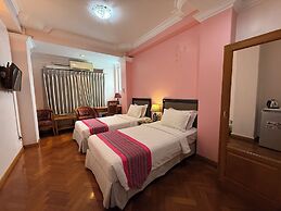 Grand Laurel Hotel