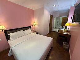 Grand Laurel Hotel