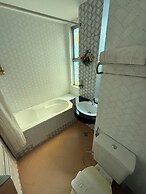 Grand Laurel Hotel