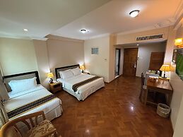 Grand Laurel Hotel