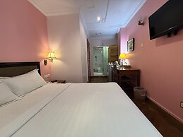 Grand Laurel Hotel
