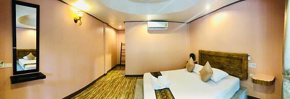Haad Khuad Resort