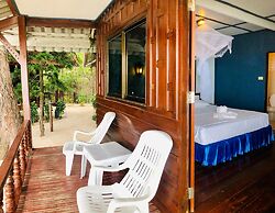 Haad Khuad Resort