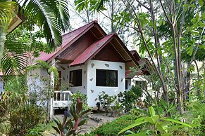 Haad Khuad Resort