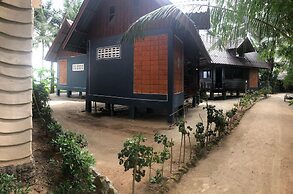 Haad Khuad Resort