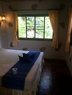 Haad Khuad Resort