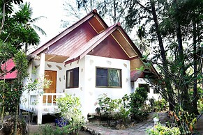 Haad Khuad Resort