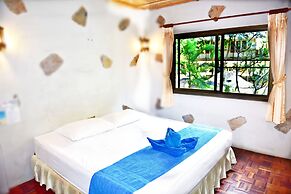 Haad Khuad Resort
