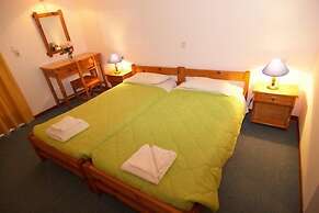 Ionikos Hotel