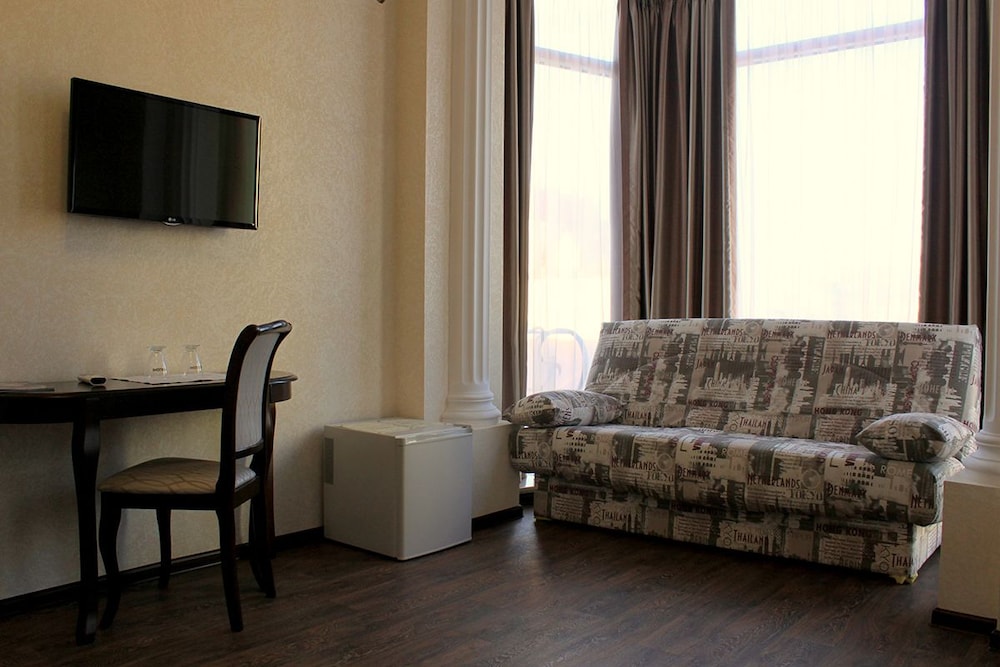 Zenith Hotel