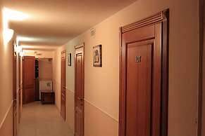 Zenith Hotel