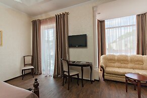 Zenith Hotel