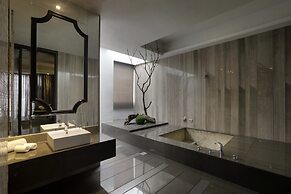 Puli Ease Hotel