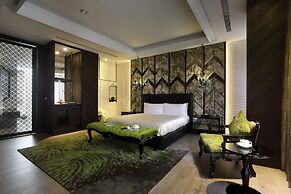 Puli Ease Hotel